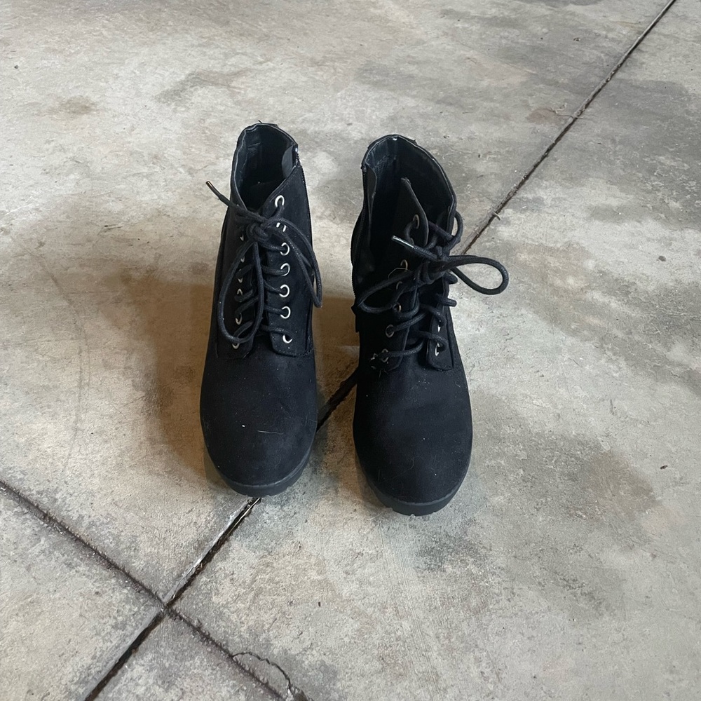 Women’s black booties